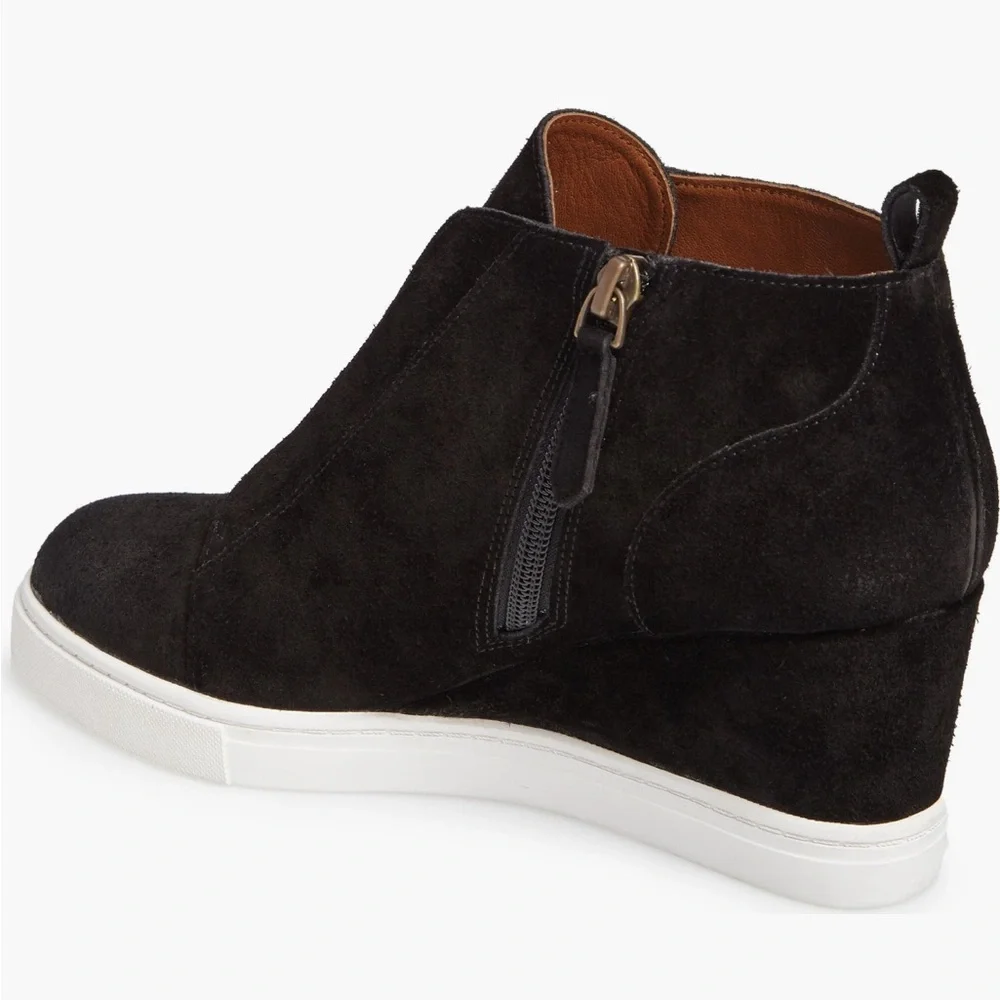 Linea Paolo Felicia Wedge Sneaker in Black Textured Suede Size 9.5M EUC